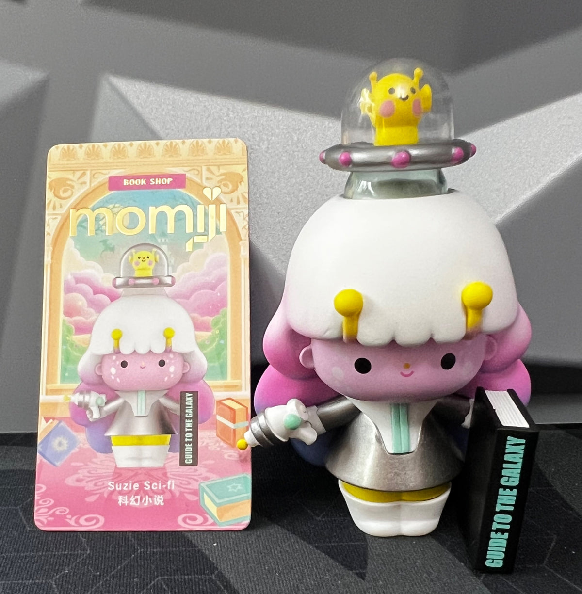 Suzie Sci-Fi - Momiji Book Shop Blind Box Series - Pop Mart - 1