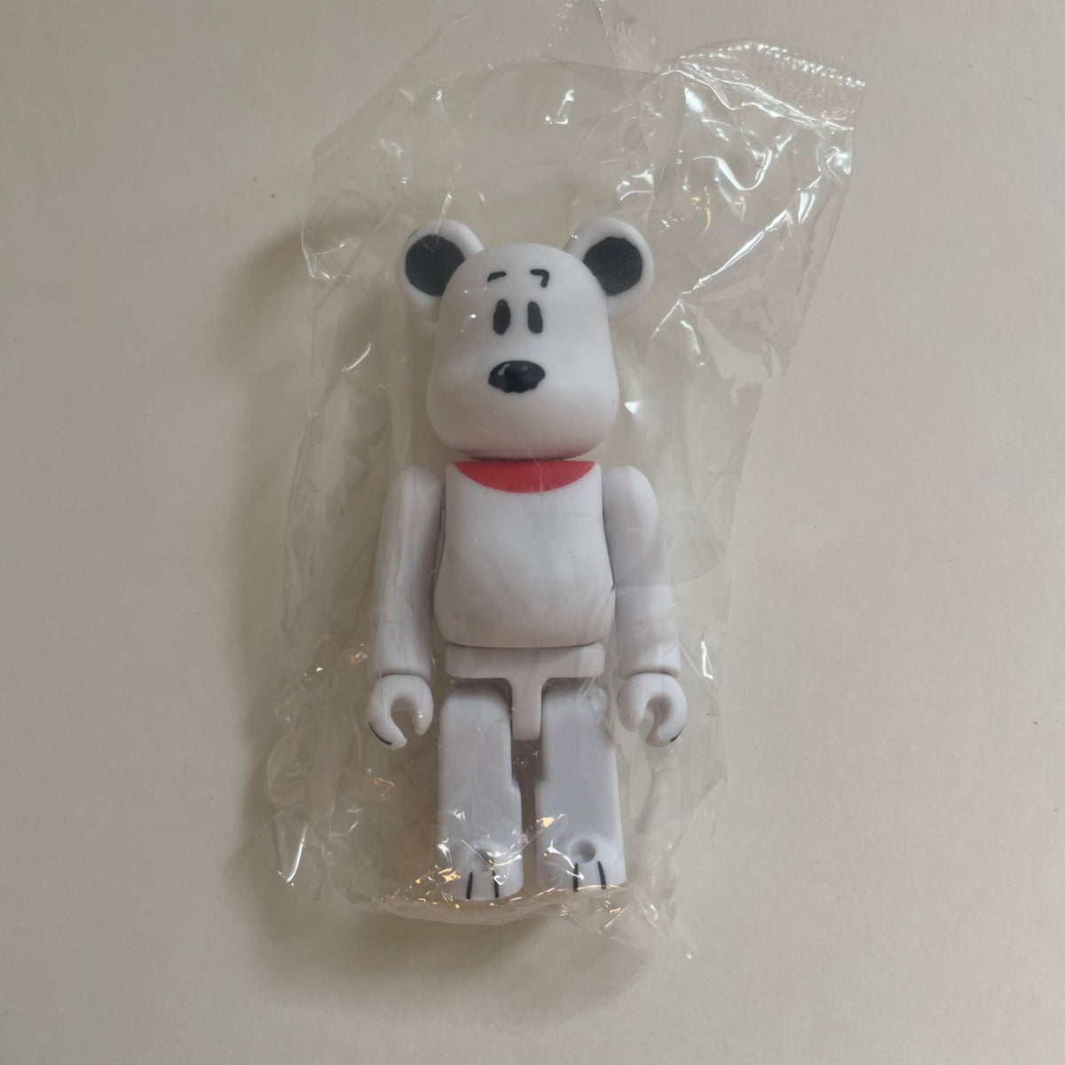 Peanuts Snoopy 100% Bearbrick Series 36 by Medicom Toy - 1