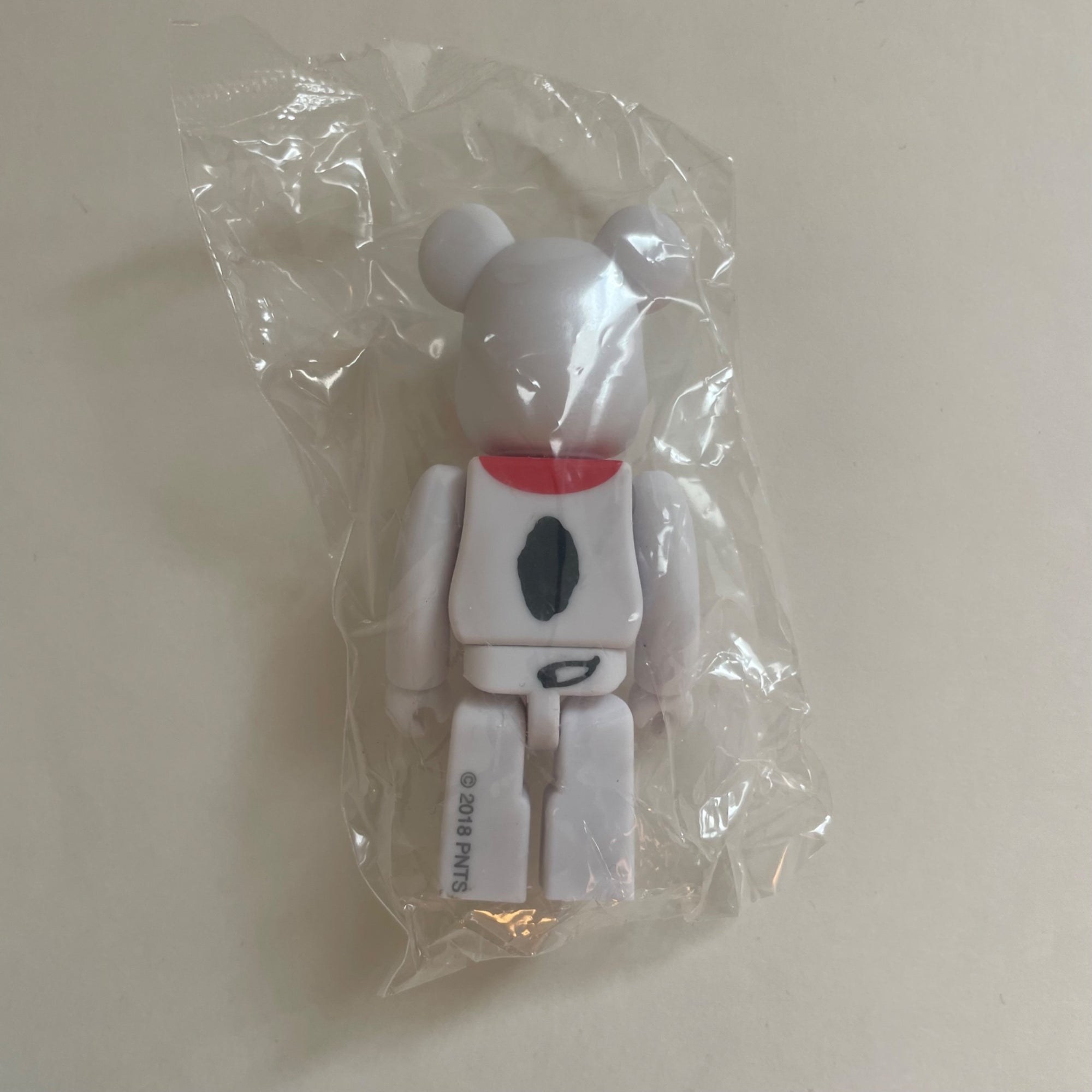 Peanuts Snoopy 100% Bearbrick Series 36 by Medicom Toy - 1