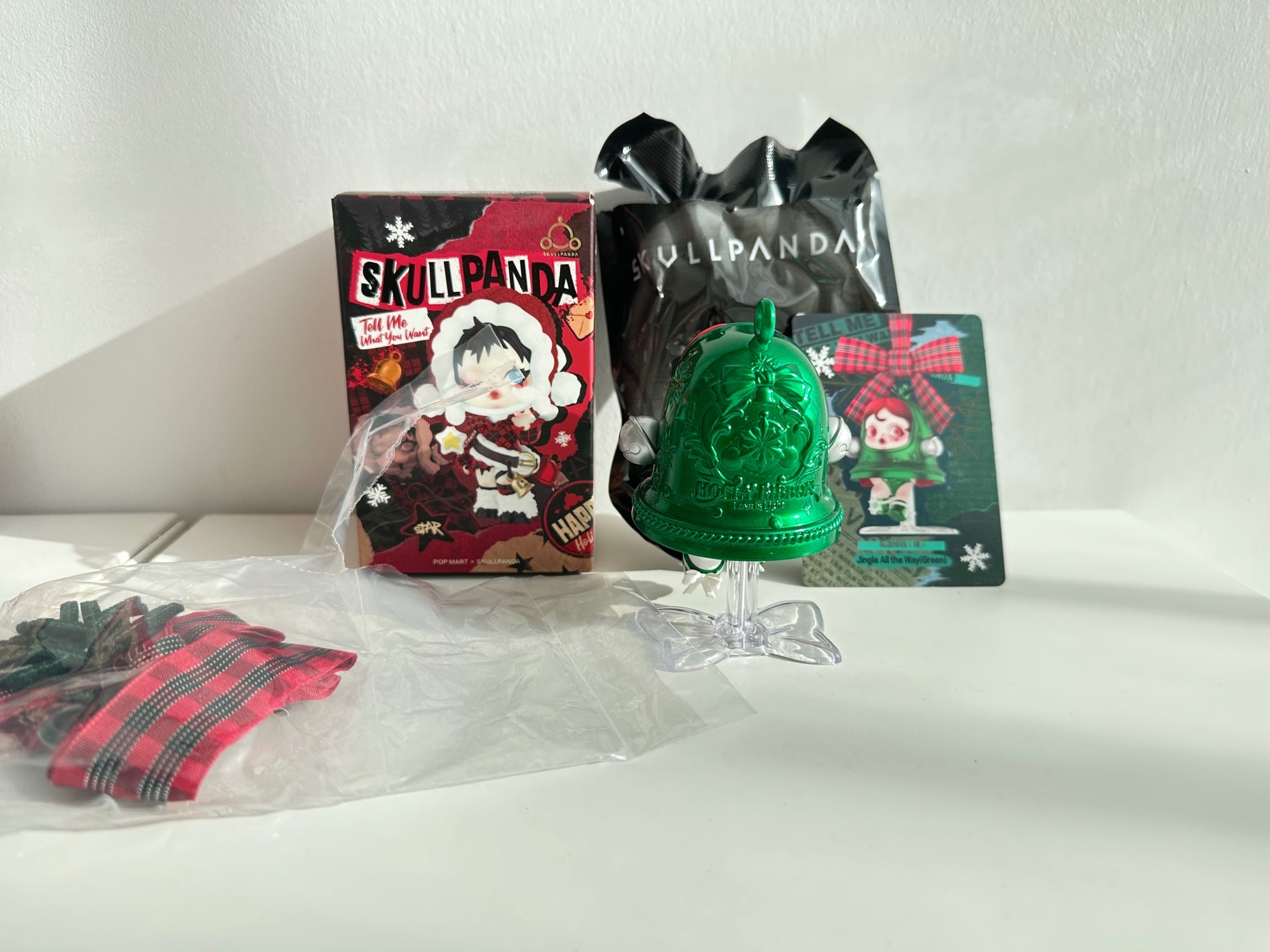 Jingle all the way (green)- SKULLPANDA Tell Me What You Want Series by POP MART - 3