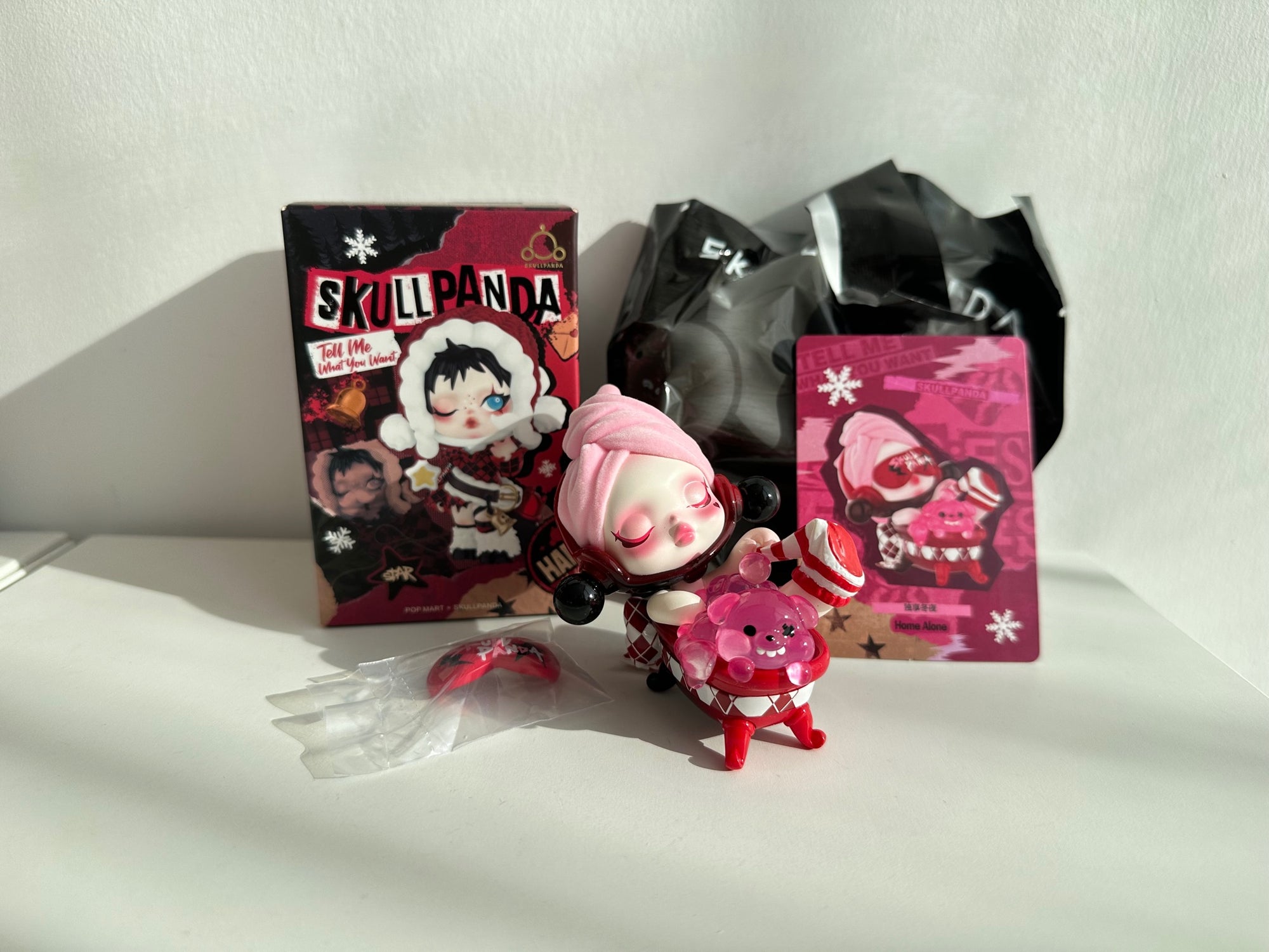 Home alone - SKULLPANDA Tell Me What You Want Series by POP MART - 1