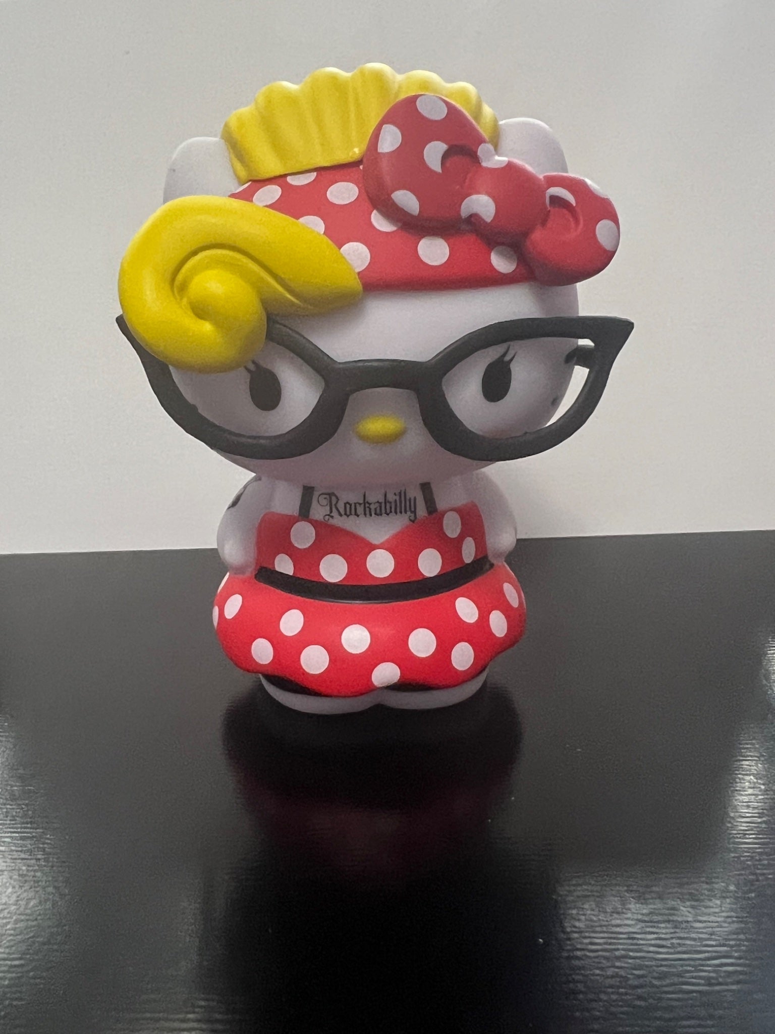 Rockabilly - Hello Kitty Time To Shine Series - Kidrobot x Sanrio - 1