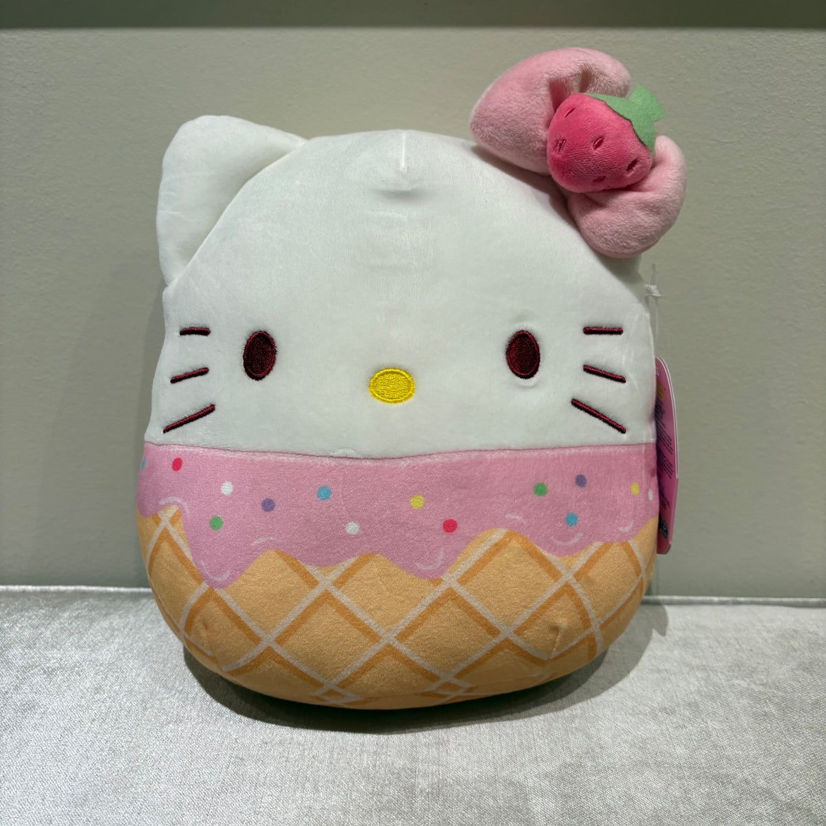 8” Hello Kitty - Sanrio Desserts by Squishmallows - 1