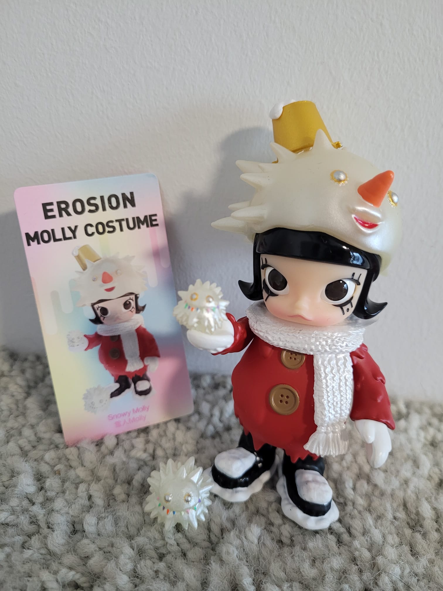 Snowy Molly - Erosion Molly Costume - Popmart - 1