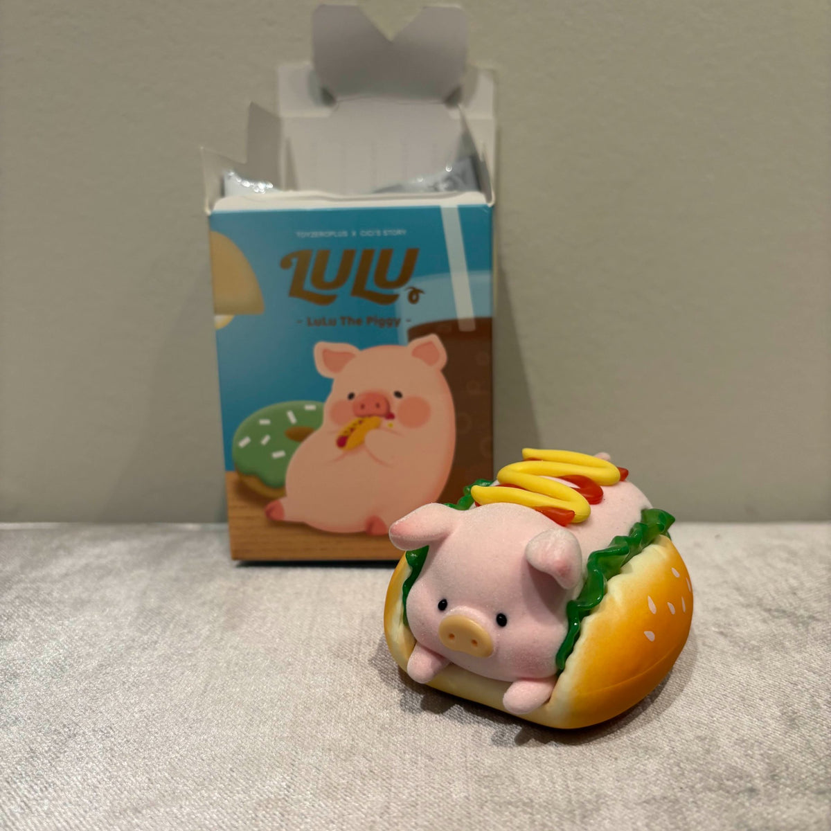 Lulu the Piggy Hot Dog Figure (Asia Exclusive) by TOYZERO+ - 1