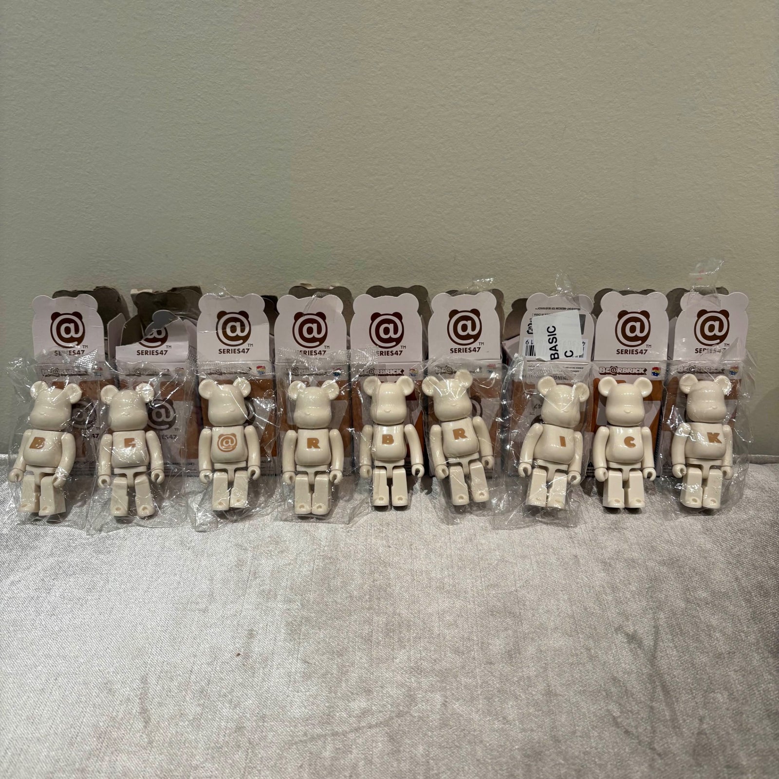 Bearbrick Basic Full Set - Series 47 by Bearbrick - 1