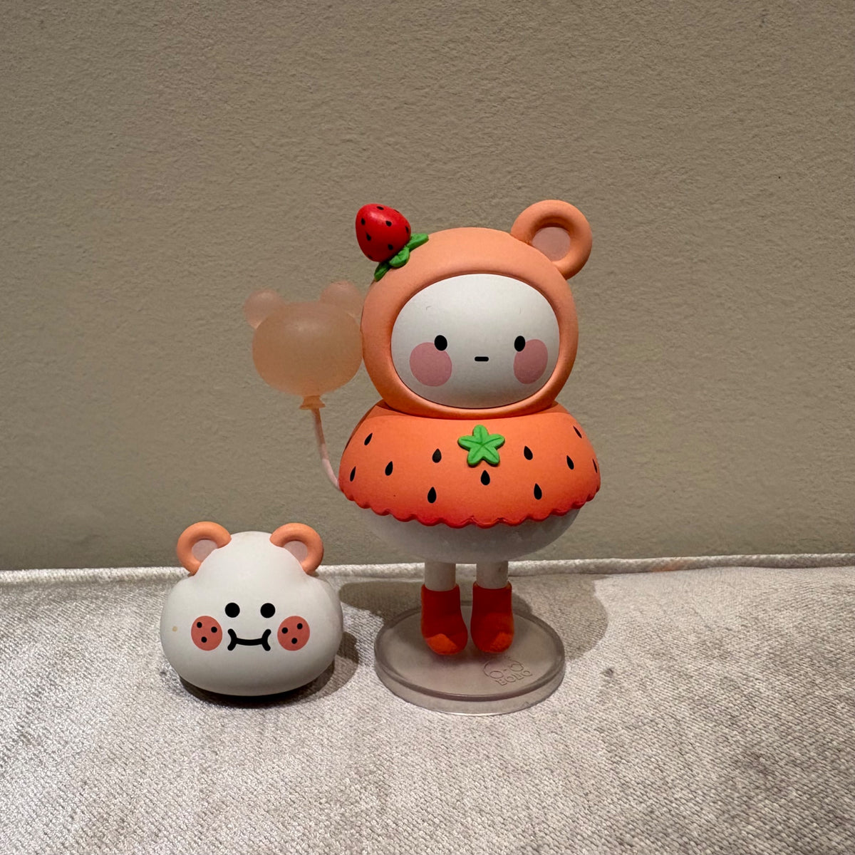 Strawberry Bear (Missing Card) - Bobo &amp; Coco Welcome Balloon Land by POP MART - 1