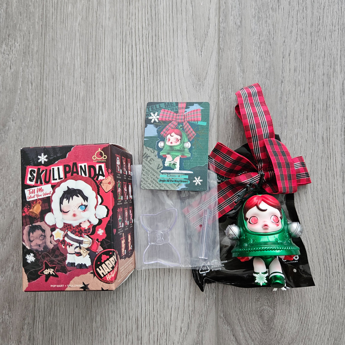 Jingle All the Way (Green) - Skullpanda Tell Me What You Want Series by POP MART - 1