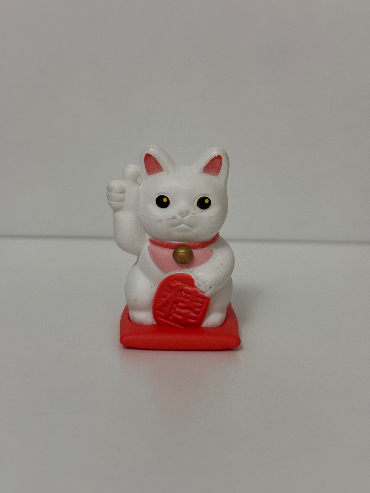 White and Red Lucky Cat Mini Figure - 1