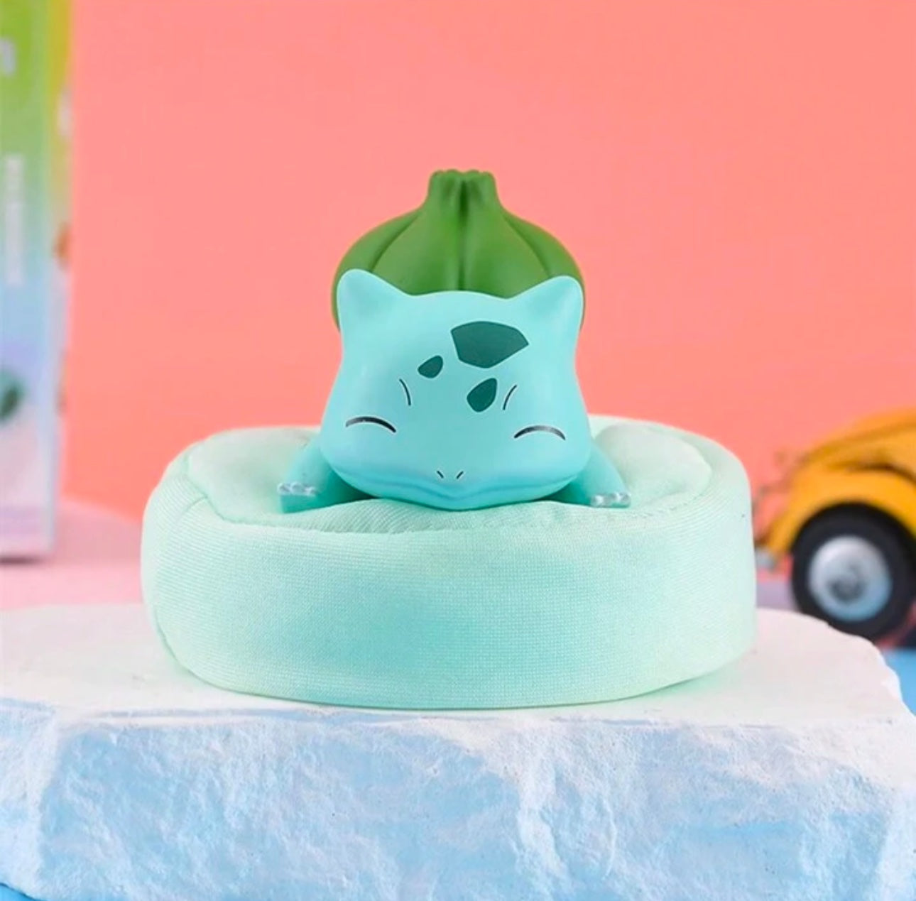 Sleeping Bulbasaur Pokémon Figurine  - 1