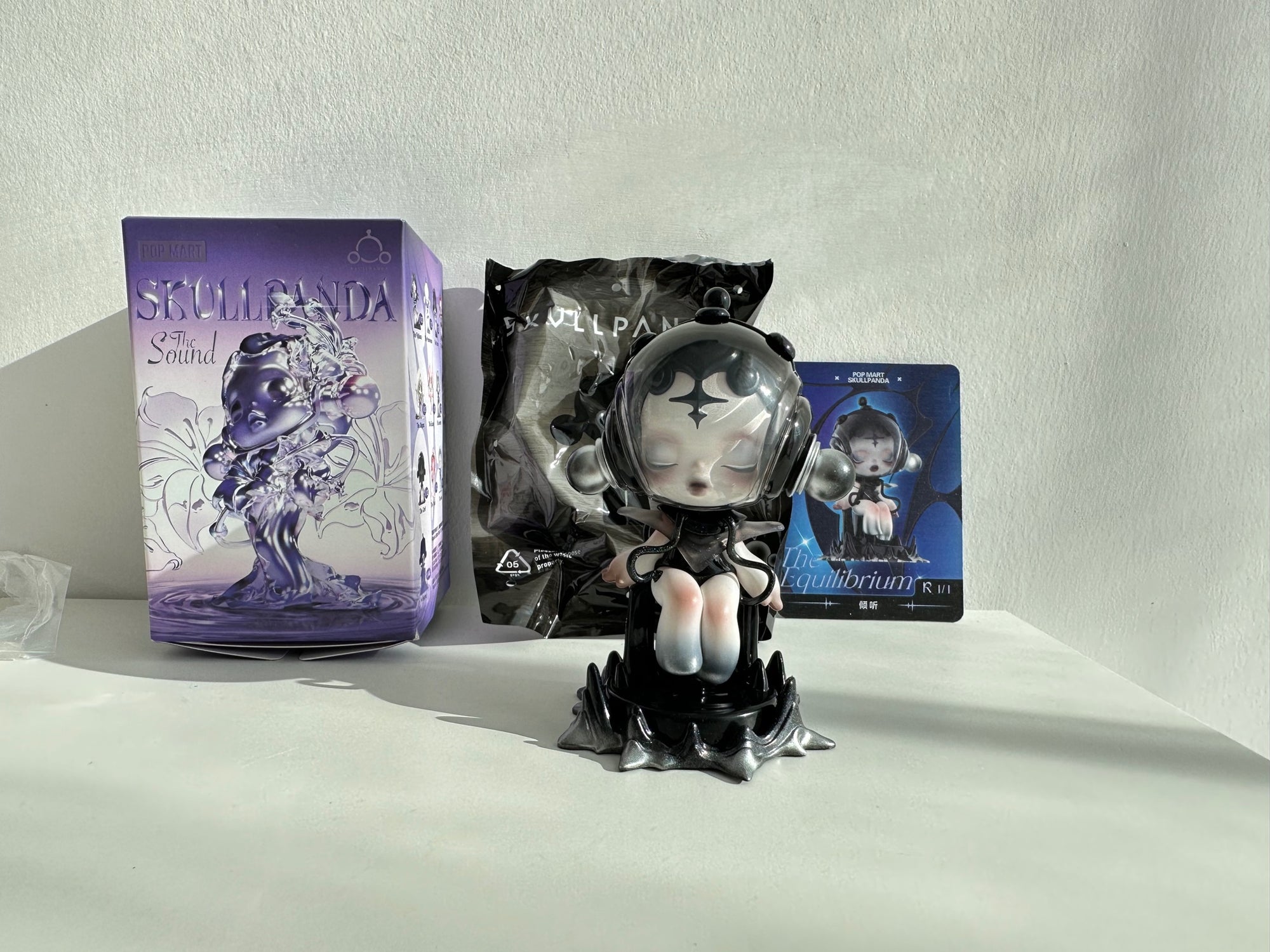 The equilibrium (Chaser/Secret) - Skullpanda The Sound Series figures by POP MART - 4