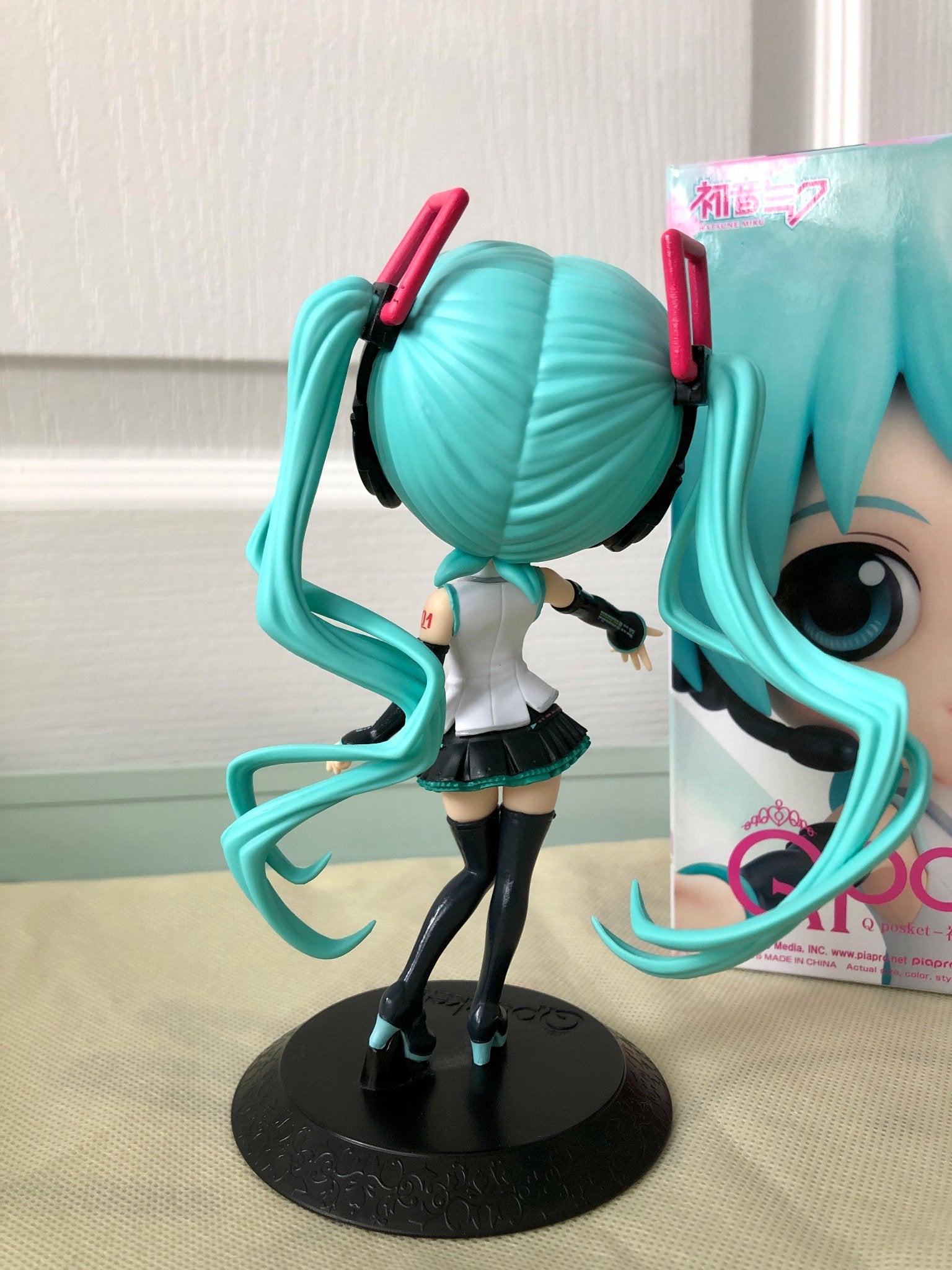 Hatsune Miku V4X (Ver. A) - Vocaloid Q Posket Figure - Banpresto - 3