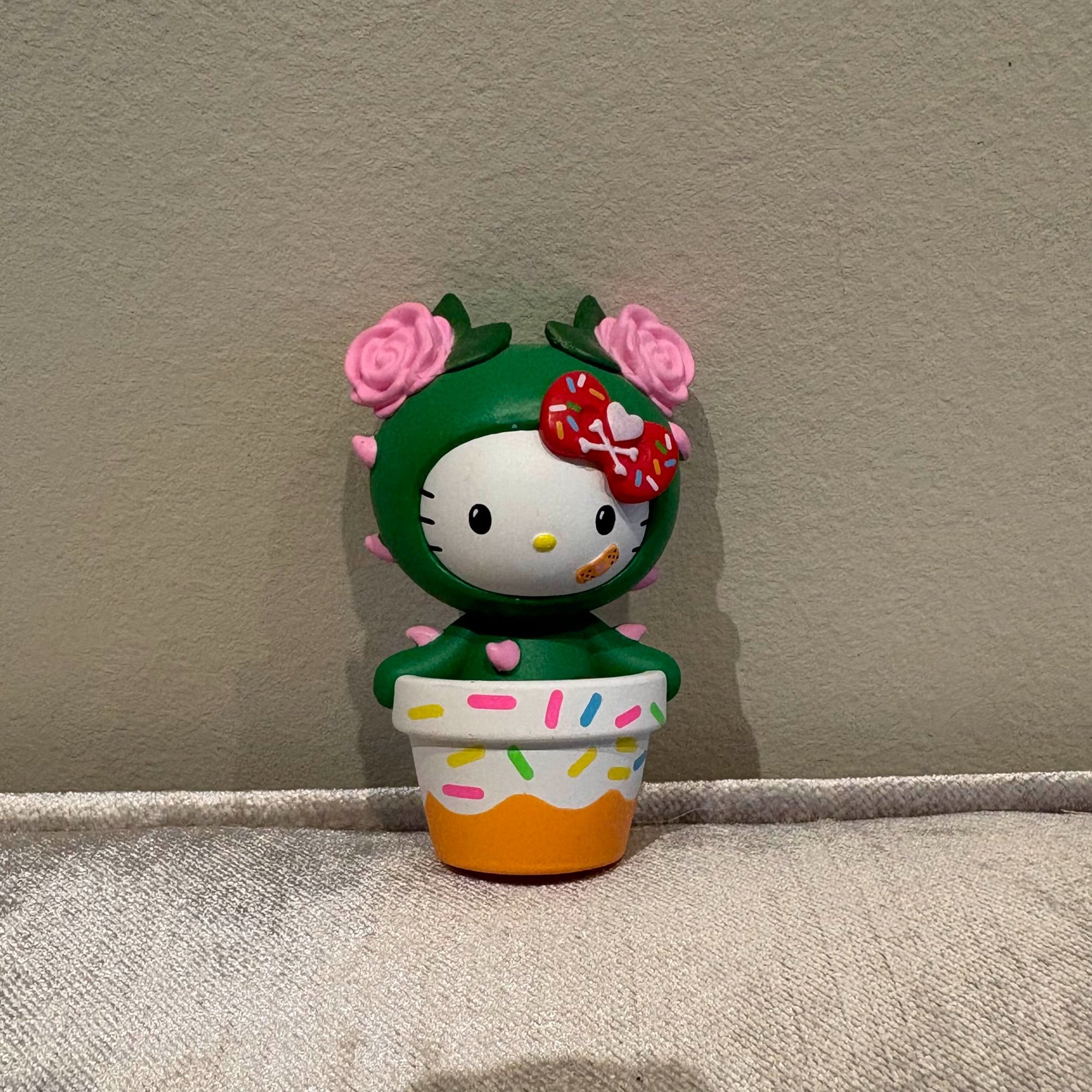 Hello Kitty - Hello Kitty and Friends Series 2 by tokidoki - 1