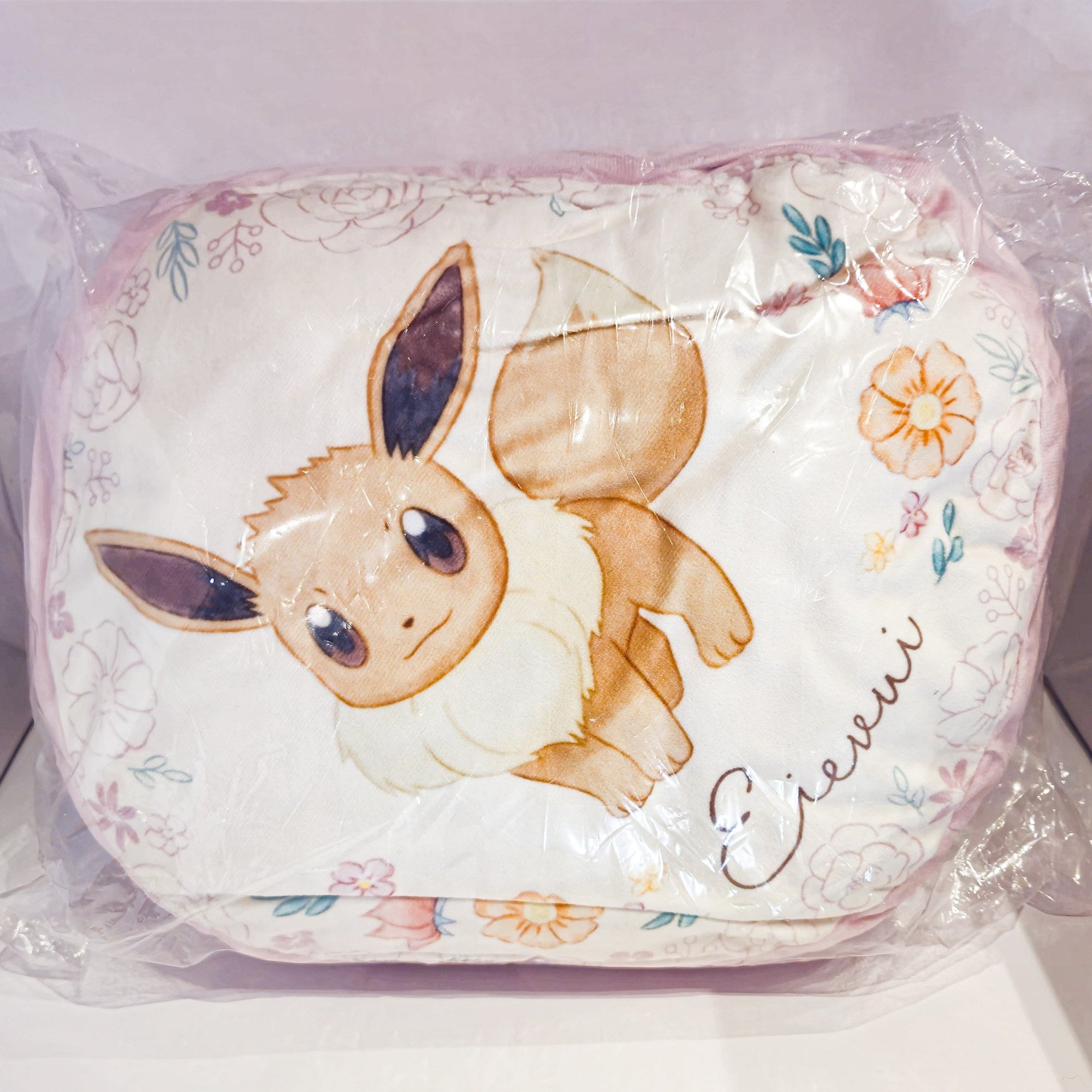 Pokemon EEVEE Pocket Monsters Floral Ensemble Cushion Pillow Ichiban Kuji by Bandai / Banpresto - 1