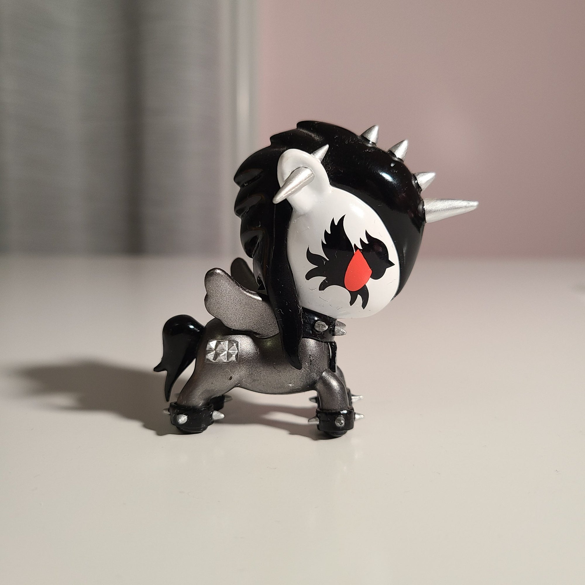 Thrasher (Chaser) - Unicorno Series 9 - by Tokidoki - 1