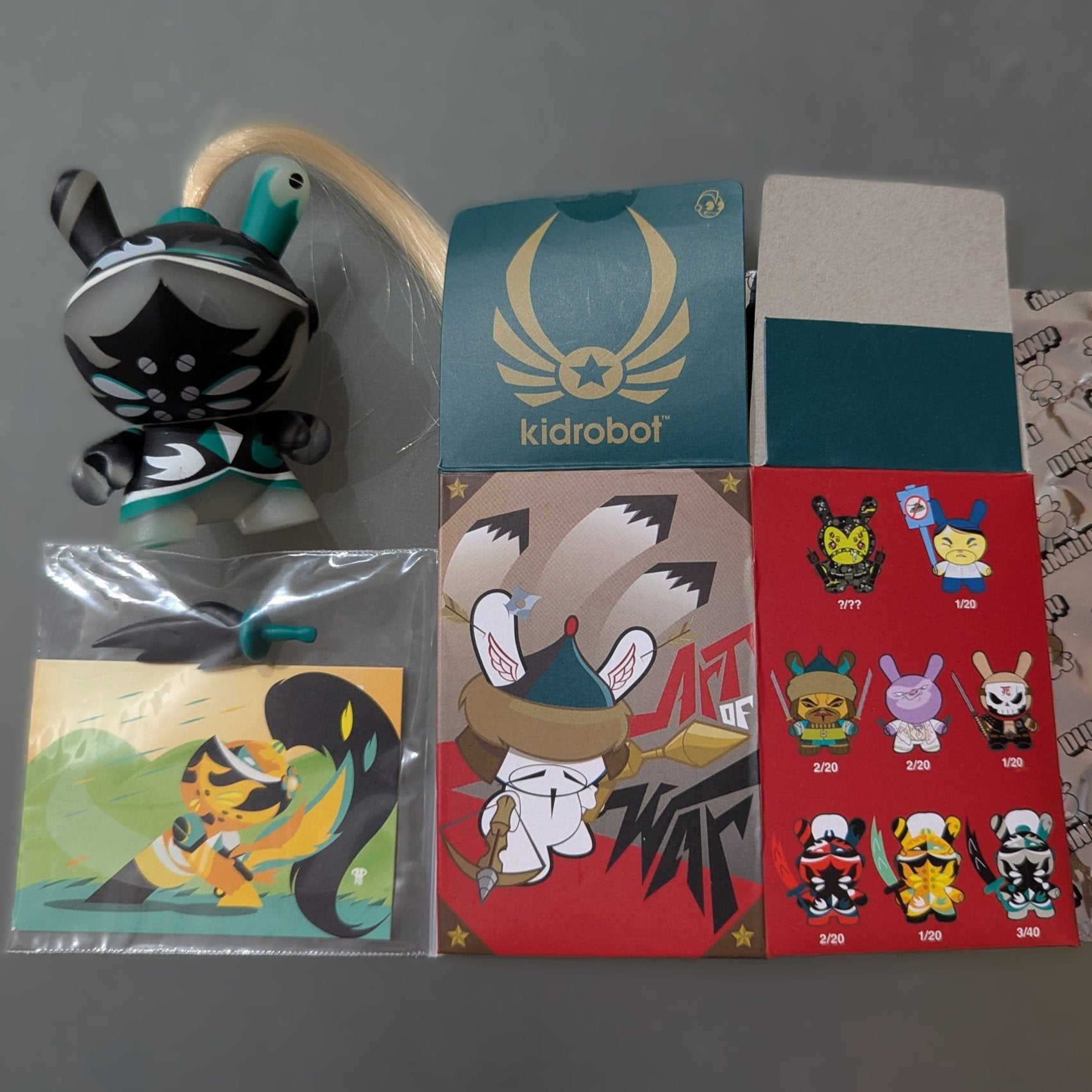 Teal Knight - Dunny Art of War - Patricio Oliver 3/40 - 1