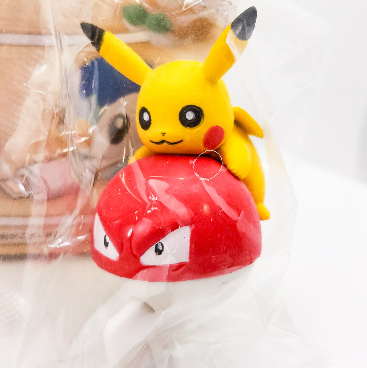 Pokemon PIKACHU &amp; VOLTORB Cord Keeper Figure Series 02 by RE-MENT - 1