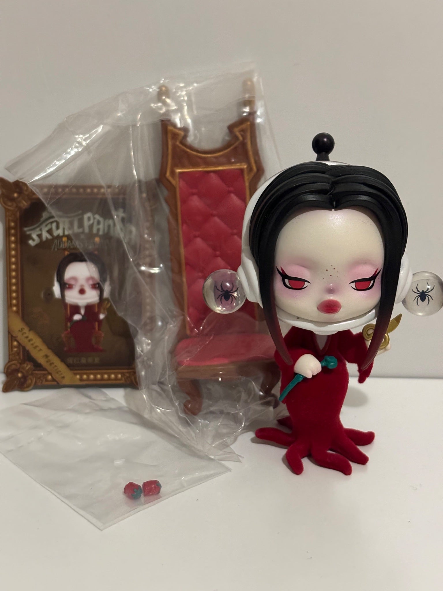 Scarlet Morticia - Skullpanda x Addams Family - 1