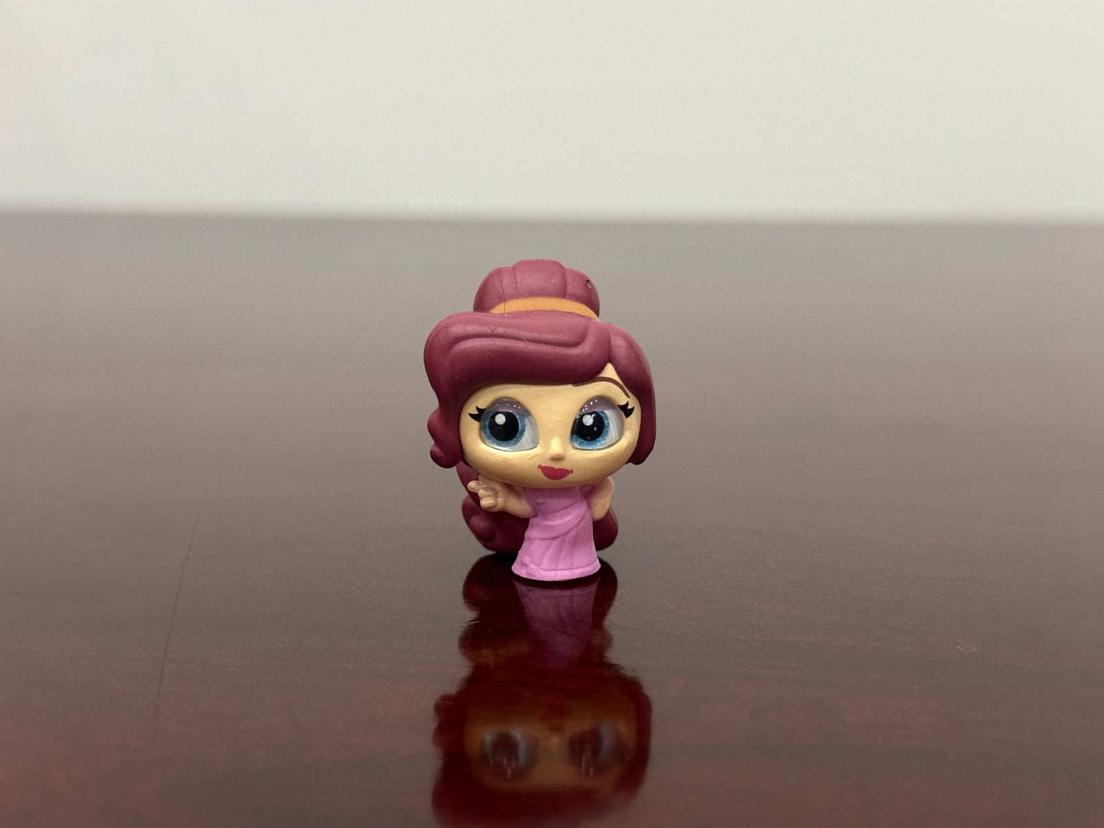 Meg (Rare) - Series 8 - Disney Doorables - 1