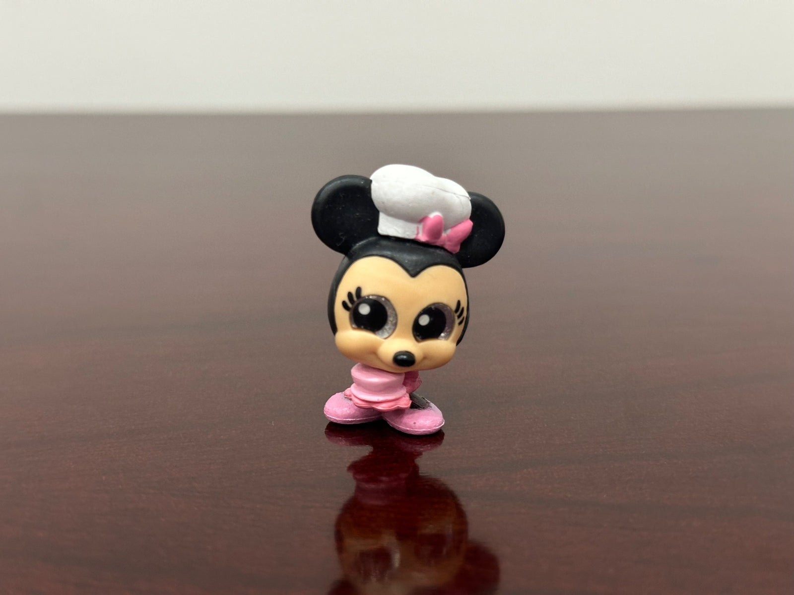 Minnie Mouse (Special Edition) - Series 8 - Disney Doorables - 1