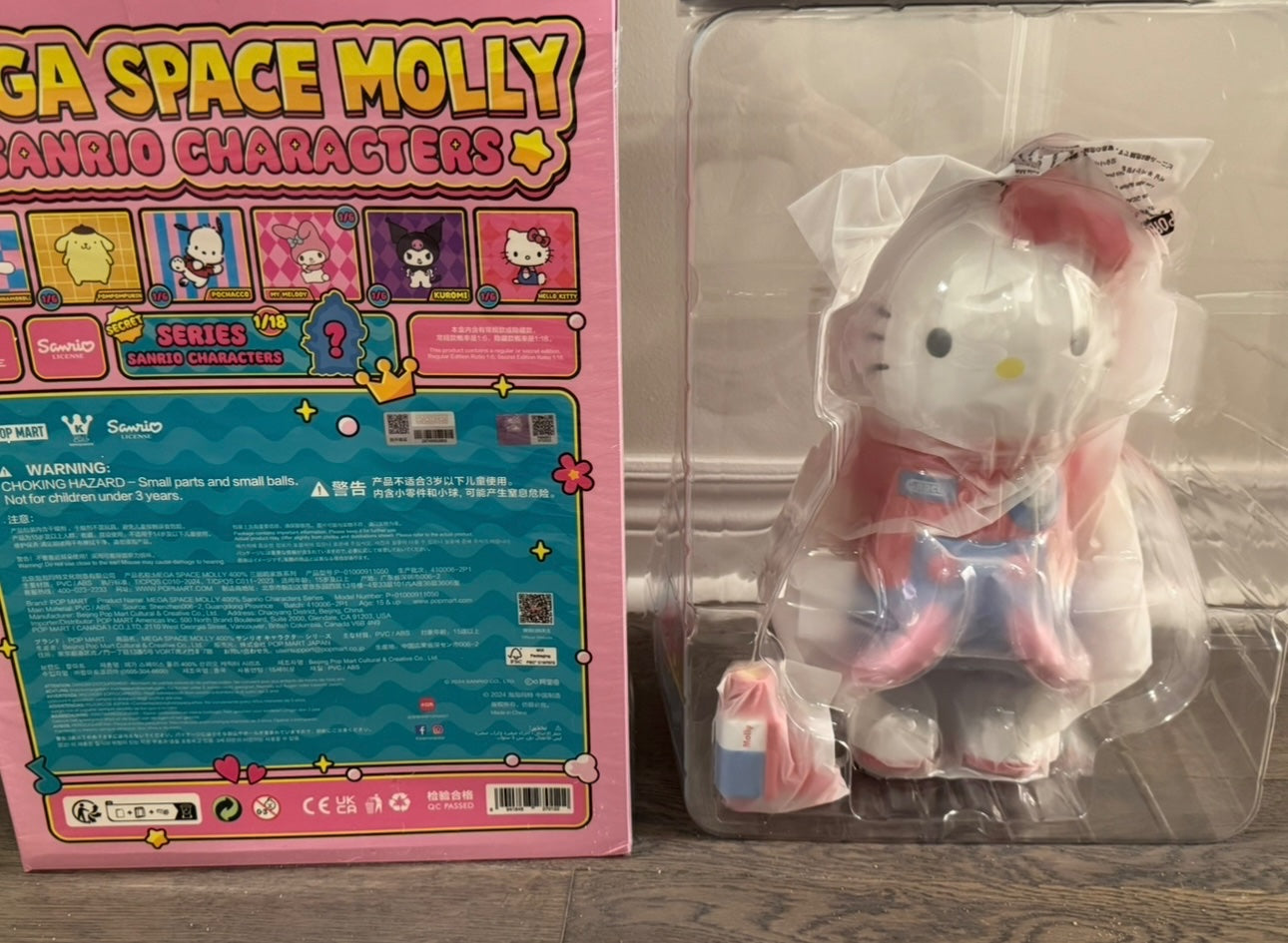 Popmart Mega Space Molly 400% Sanrio Characters - Hello Kitty - 1