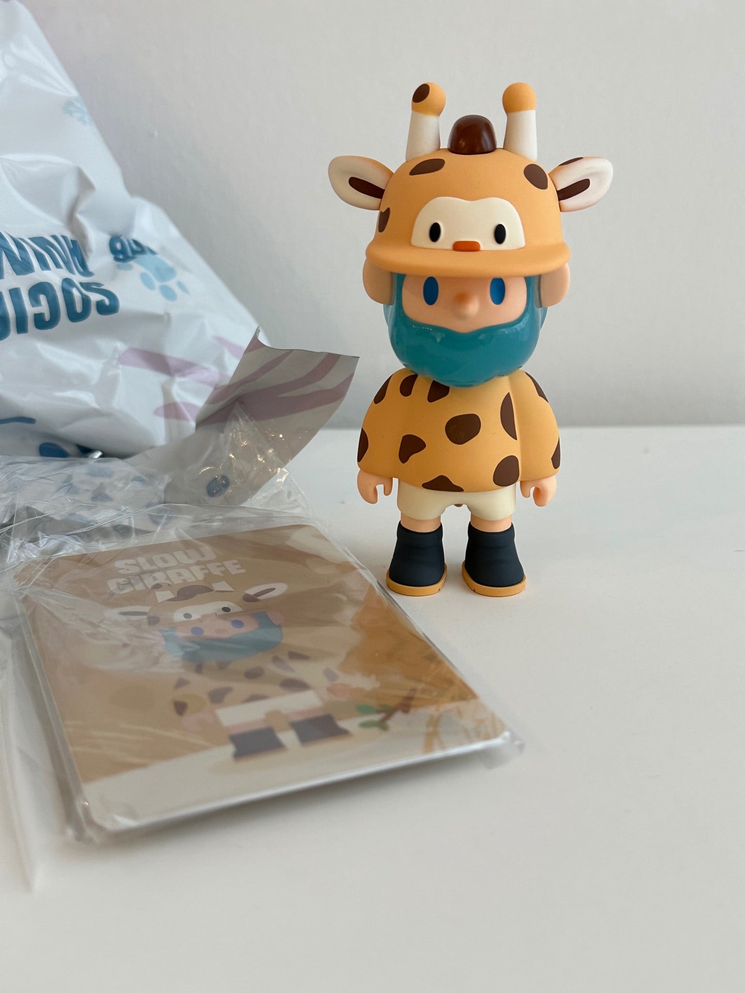 Slow Giraffe - Farmer Bob Social Animal Blind Box Series by Finding Unicorn - 1