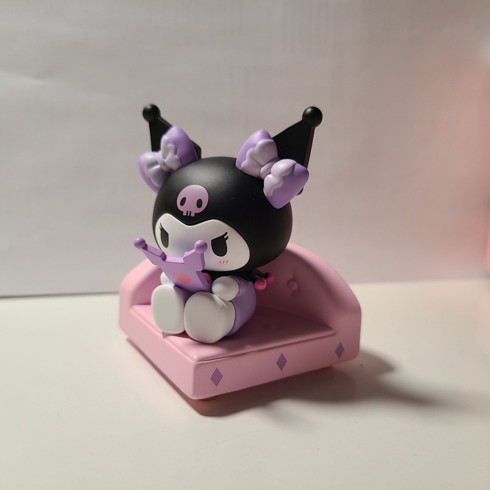 Sofa Kuromi - Sanrio Characters Sweet Besties by POP MART - 1