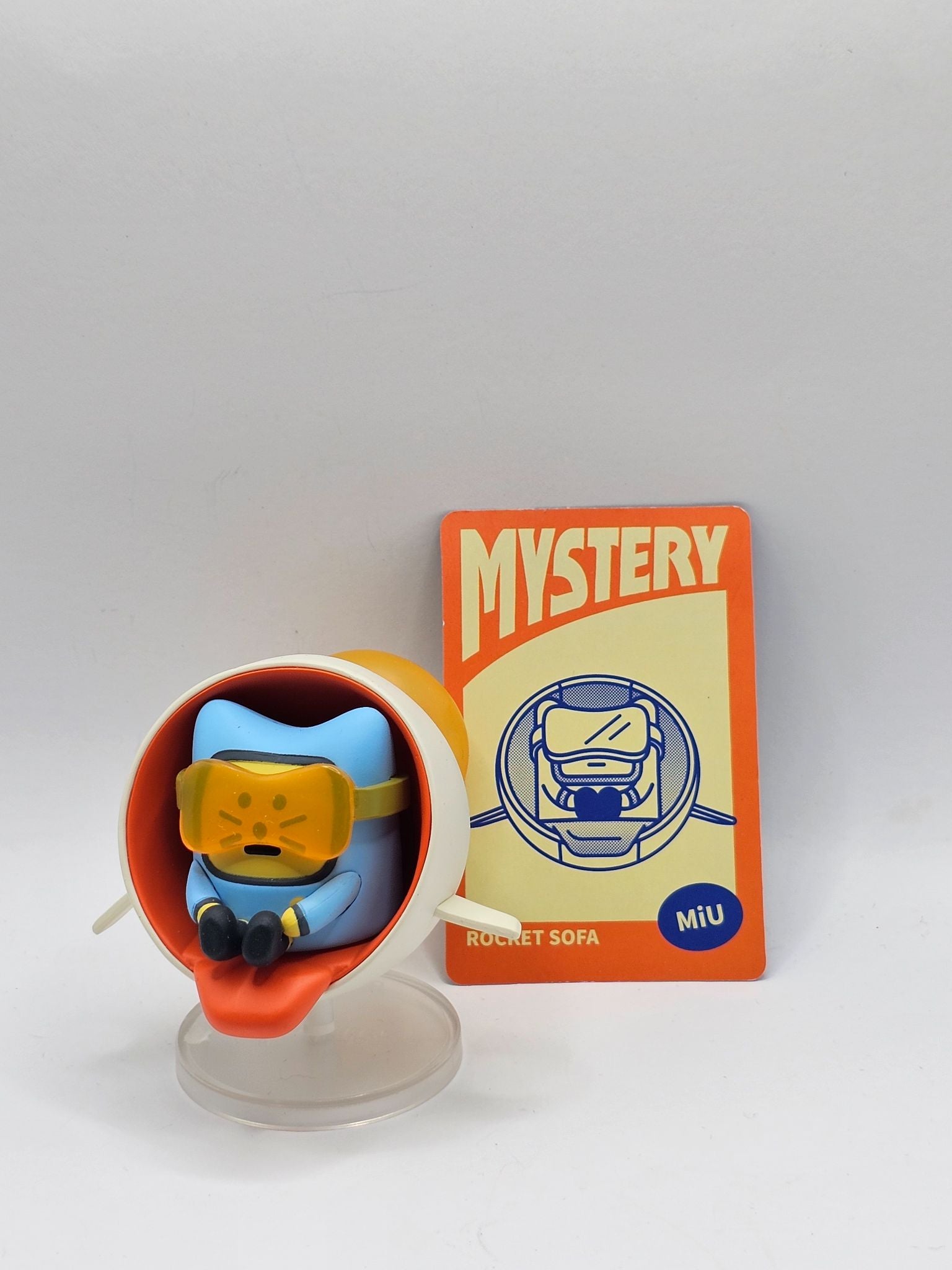 Rocket Sofa - Momo Planet Mystery BL02 - Moetch Toys - 1