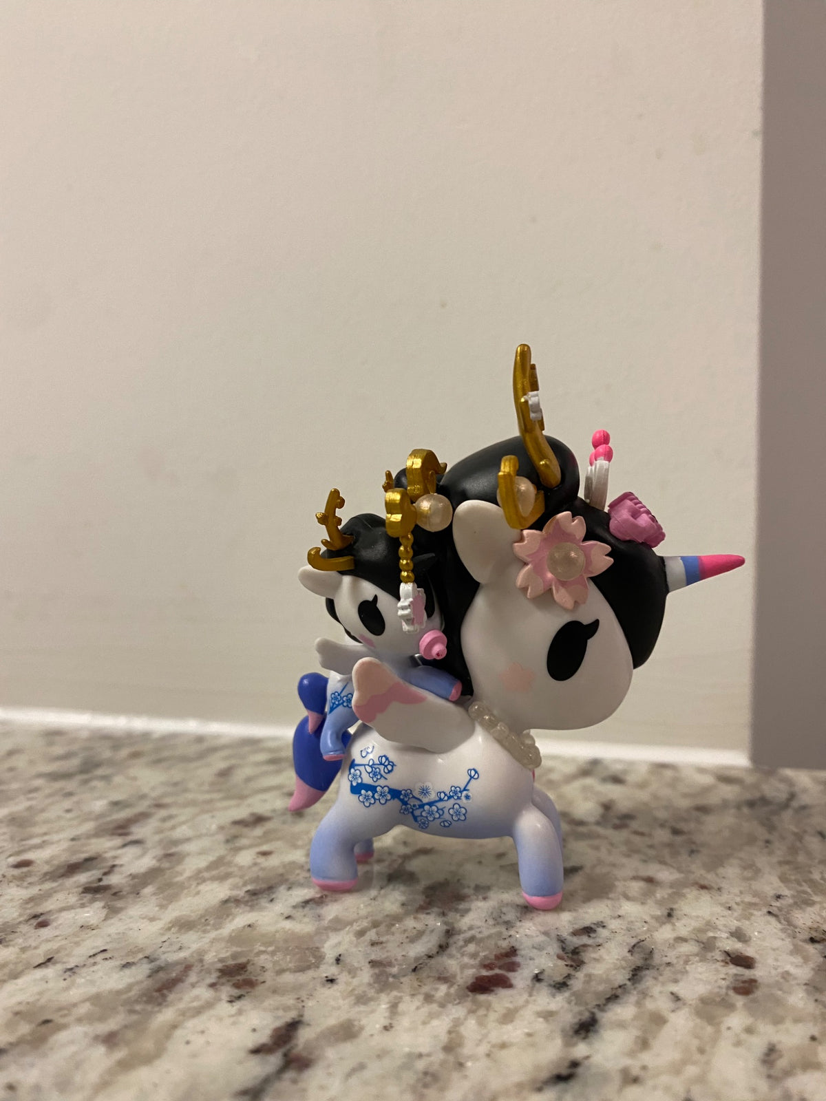 Yoshini &amp; Cheri - Bambino series 2 unicorno by TOKIDOKI - 1