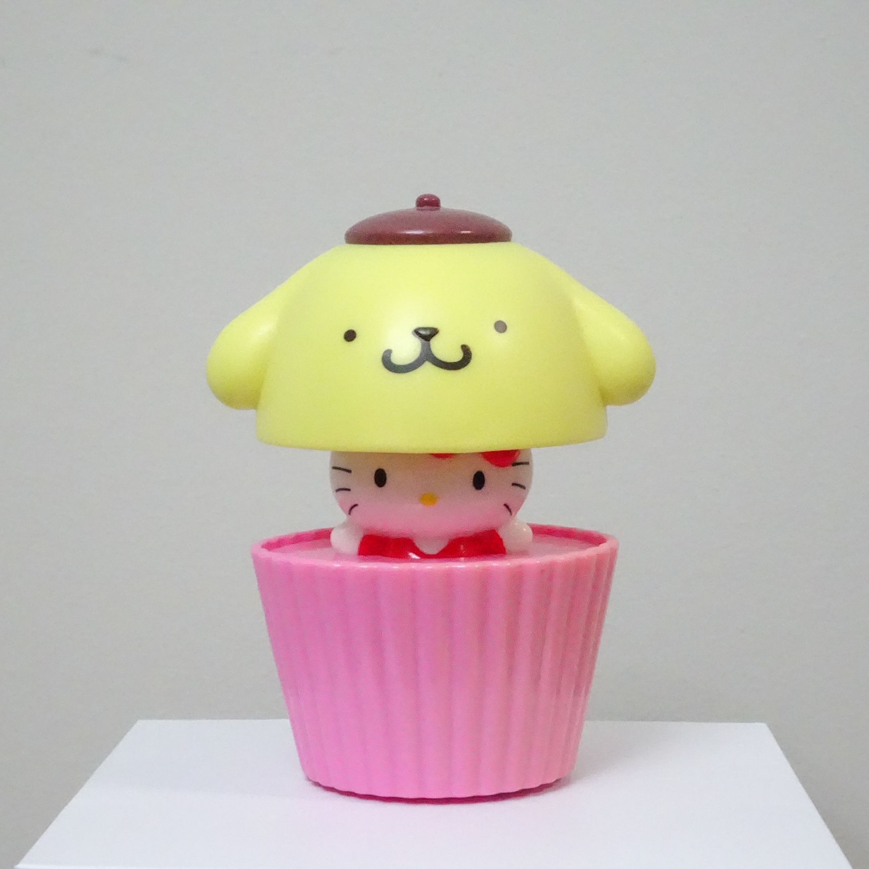 Pompompurin Hello Kitty Cupcake - McDonald's - 1