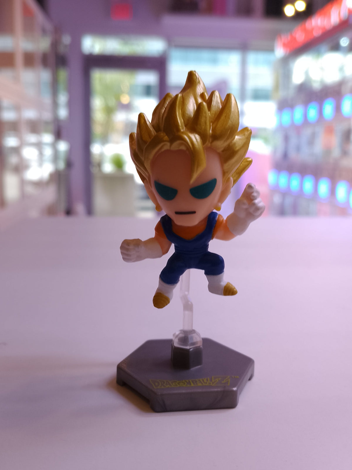 Super Vegito - Dragon Ball Z Original Mini Figurine 1  - 1