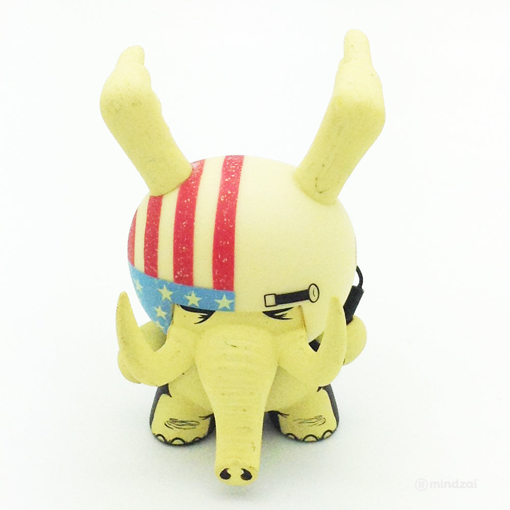 Side Show Dunny Series Case Exclusive - Locodonta GID Dunny (JPK)