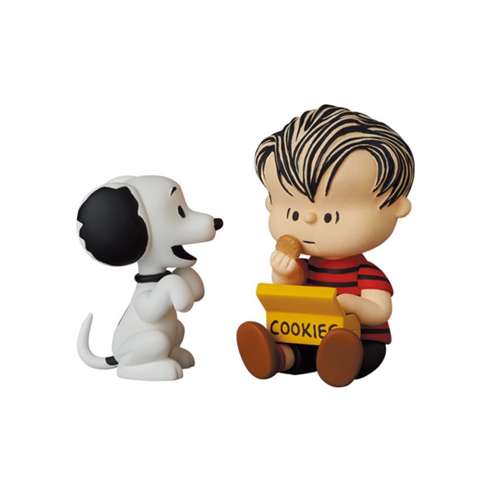 UDF Peanuts Series 12: 50's Snoopy & Linus Ultra Detail Figure by Medicom Toy